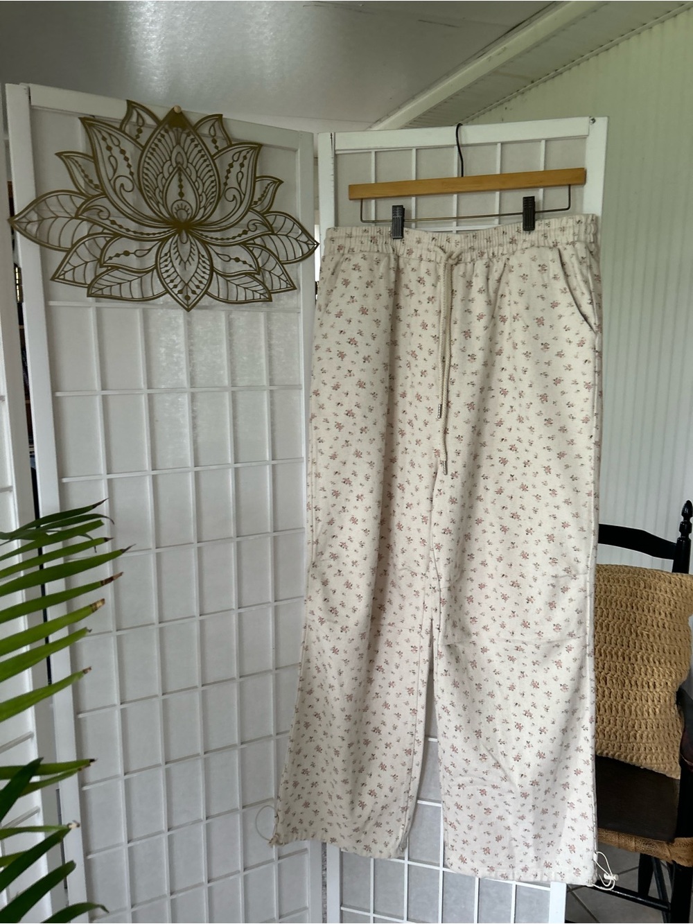 Boutique Floral Barrel Jean Pants - Adjustable bottoms - Size Large